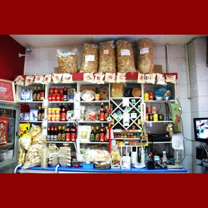 สินค้าโชว์ในร้าน 